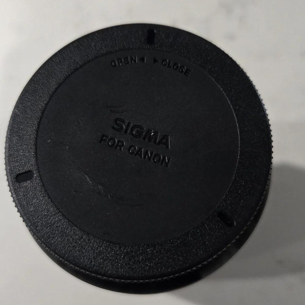 Sigma 35mm f/1.4 DG HSM ART Lens for Canon EOS Cameras With Lens Hood + Pouch
